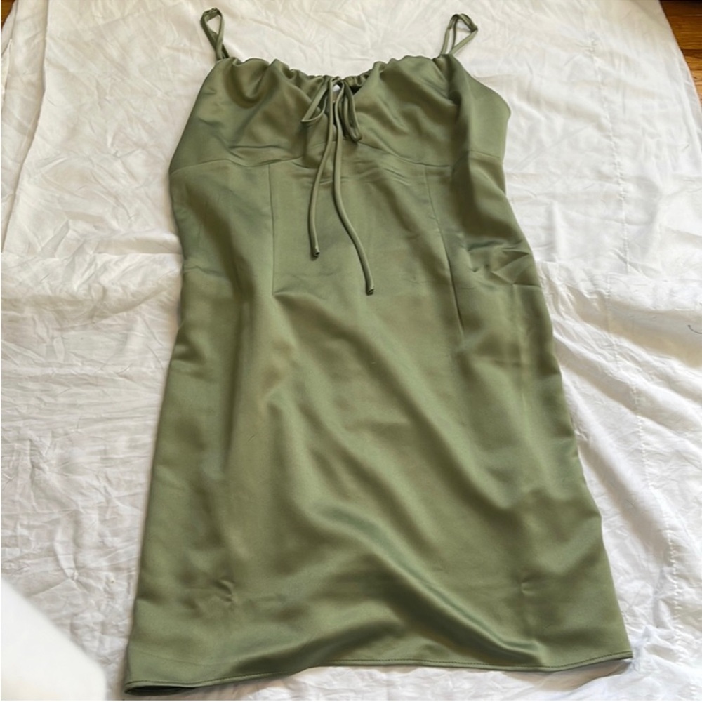 Forever 21 Green Silky Dress Spaghetti Strap Bow Tie Detail In Front Zip Up Med
